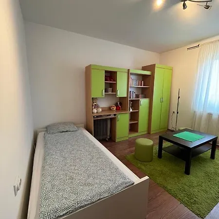 Kares House Apartman