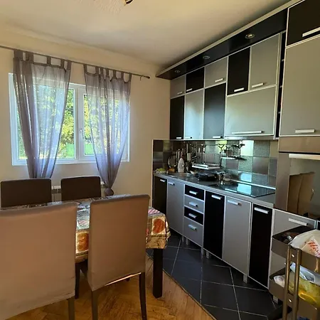 Kares House Apartman Belgrade