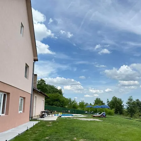 Apartman Kares House *