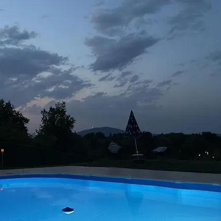 Kares House Apartman