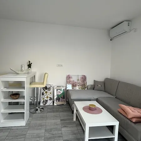Apartman Kares House *